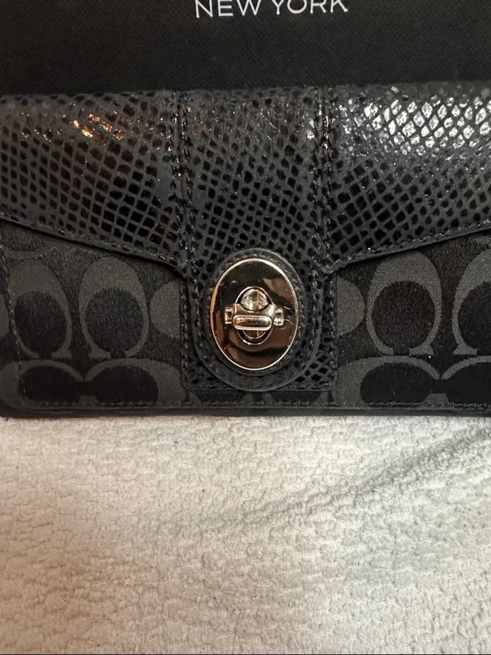 Coach Black snake and embossed Signature turnlock continental Wallet - Picture 3 of 9